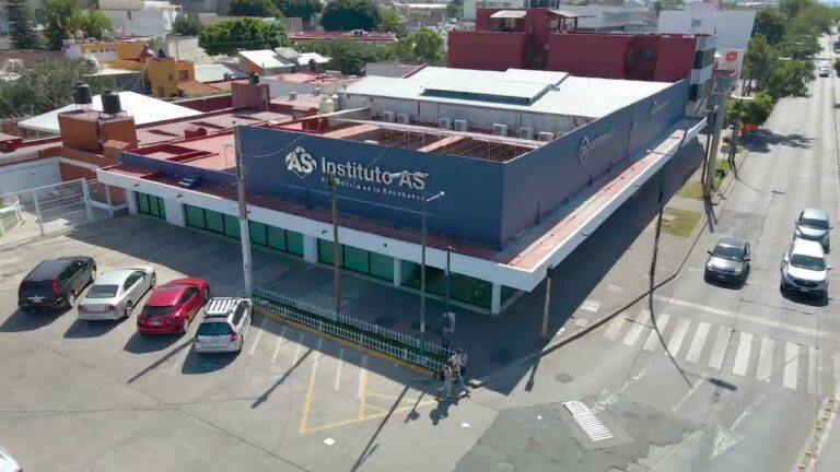 Calz Independencia Norte 824: Ubicaci&oacute;n, Servicios y Acceso